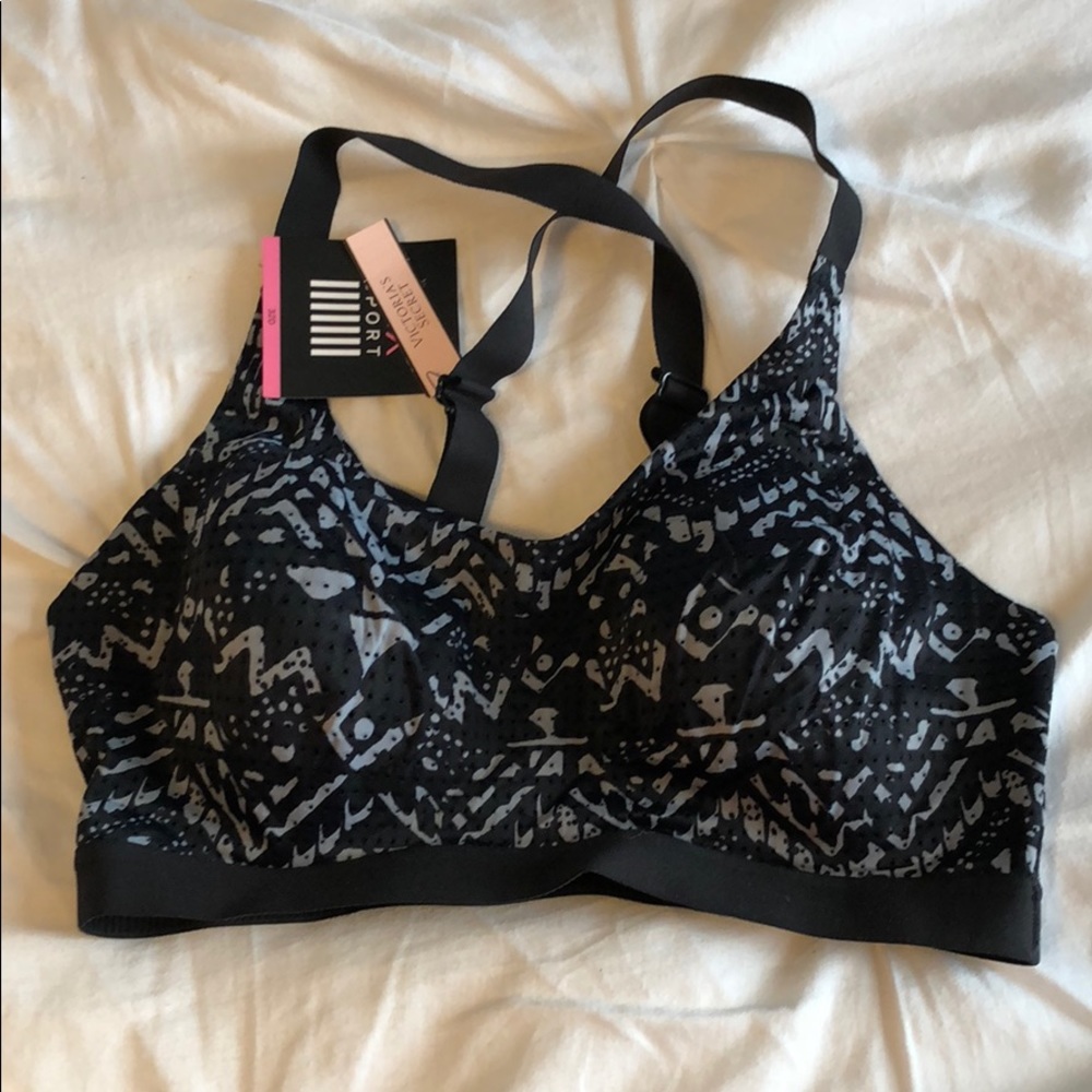32D NWT sports bra